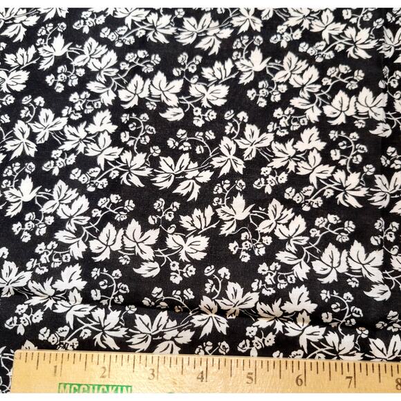 Black White Floral Vine Cotton Fabric 100"x45" Quilting Sewing Material Vintage - Picture 6 of 8